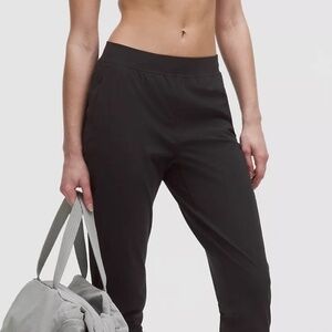 Adapted State High-Rise Jogger Regular (Like New - Size 6)